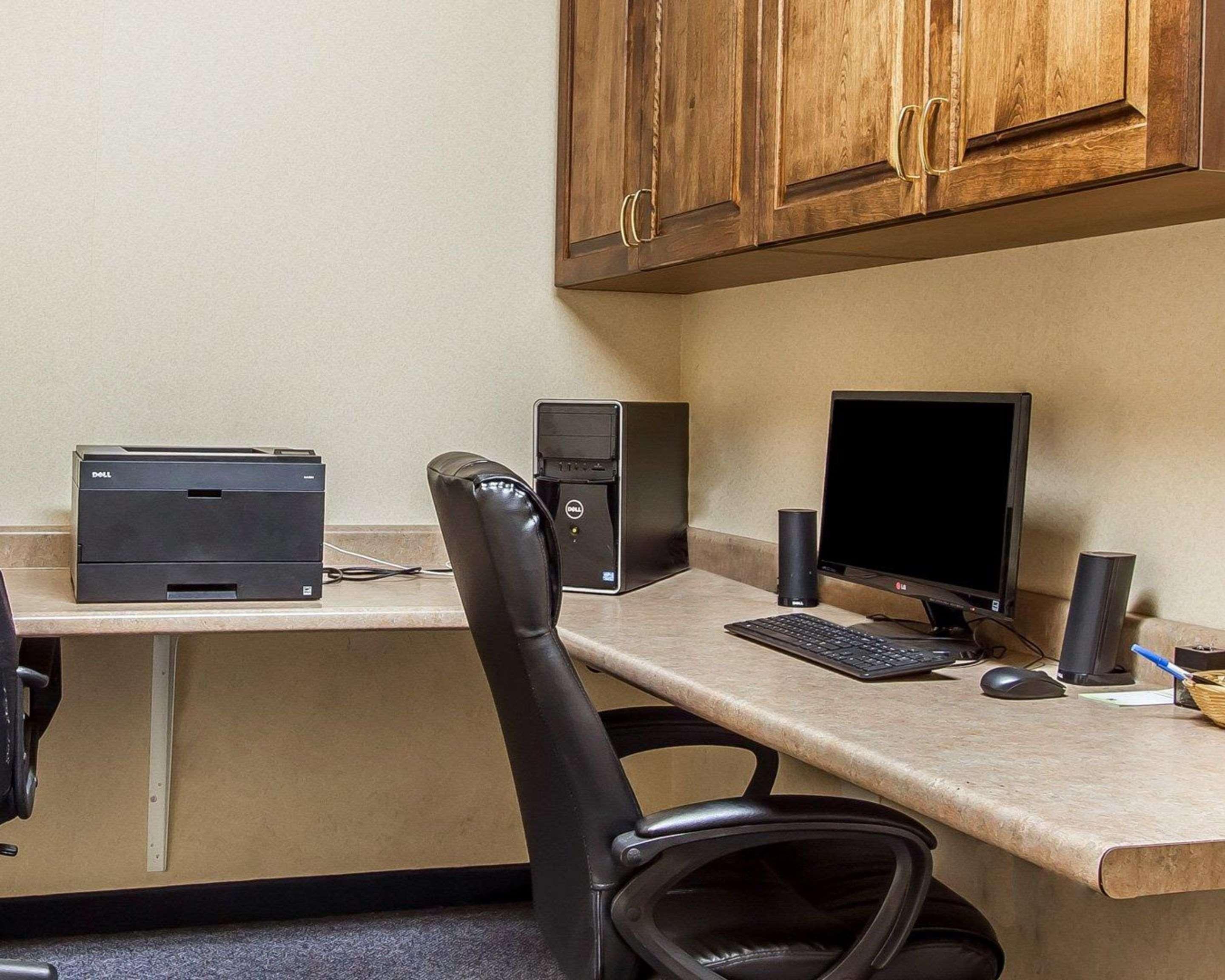 Quality Inn Burlington Near Hwy 34 Exteriör bild