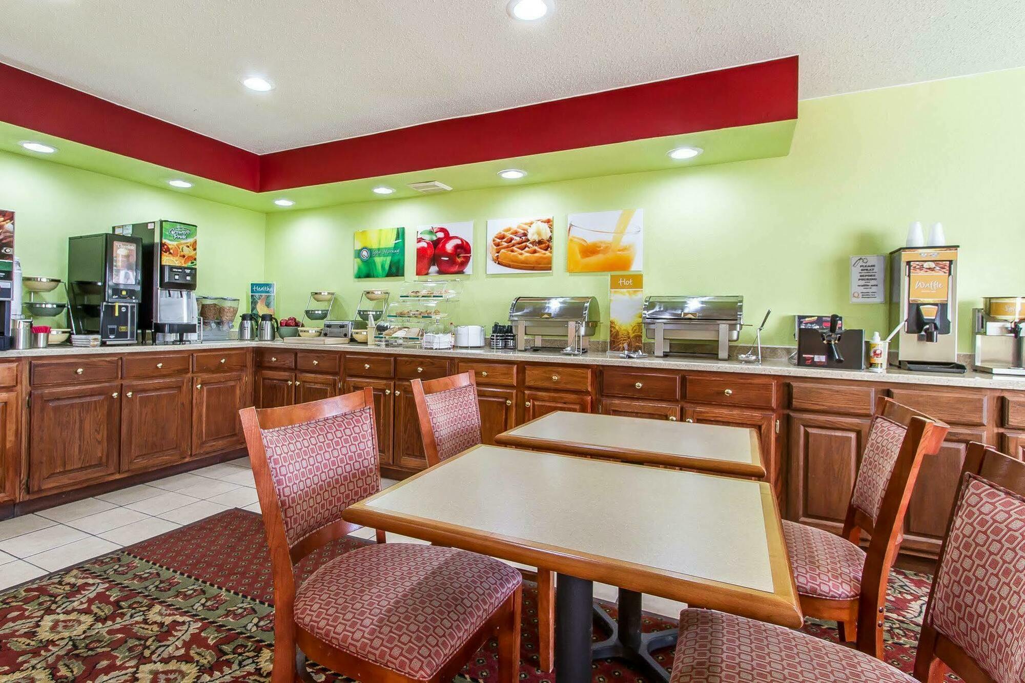 Quality Inn Burlington Near Hwy 34 Exteriör bild