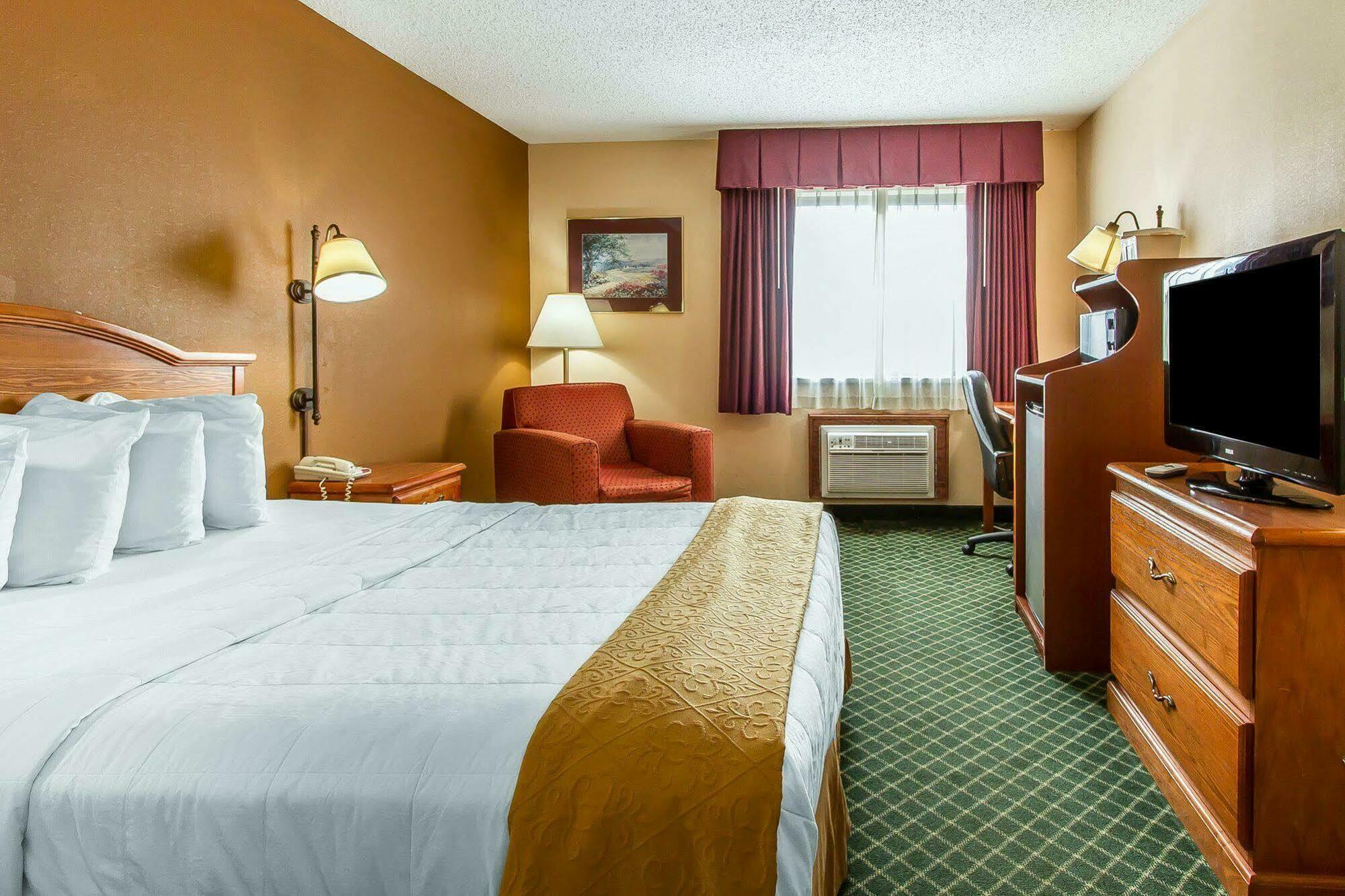 Quality Inn Burlington Near Hwy 34 Exteriör bild