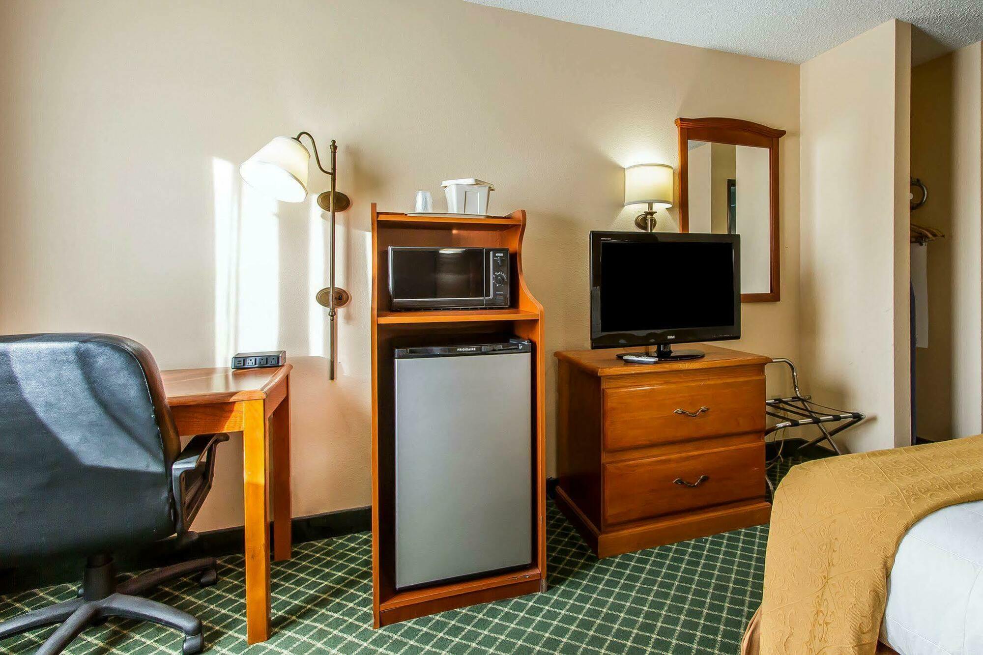 Quality Inn Burlington Near Hwy 34 Exteriör bild
